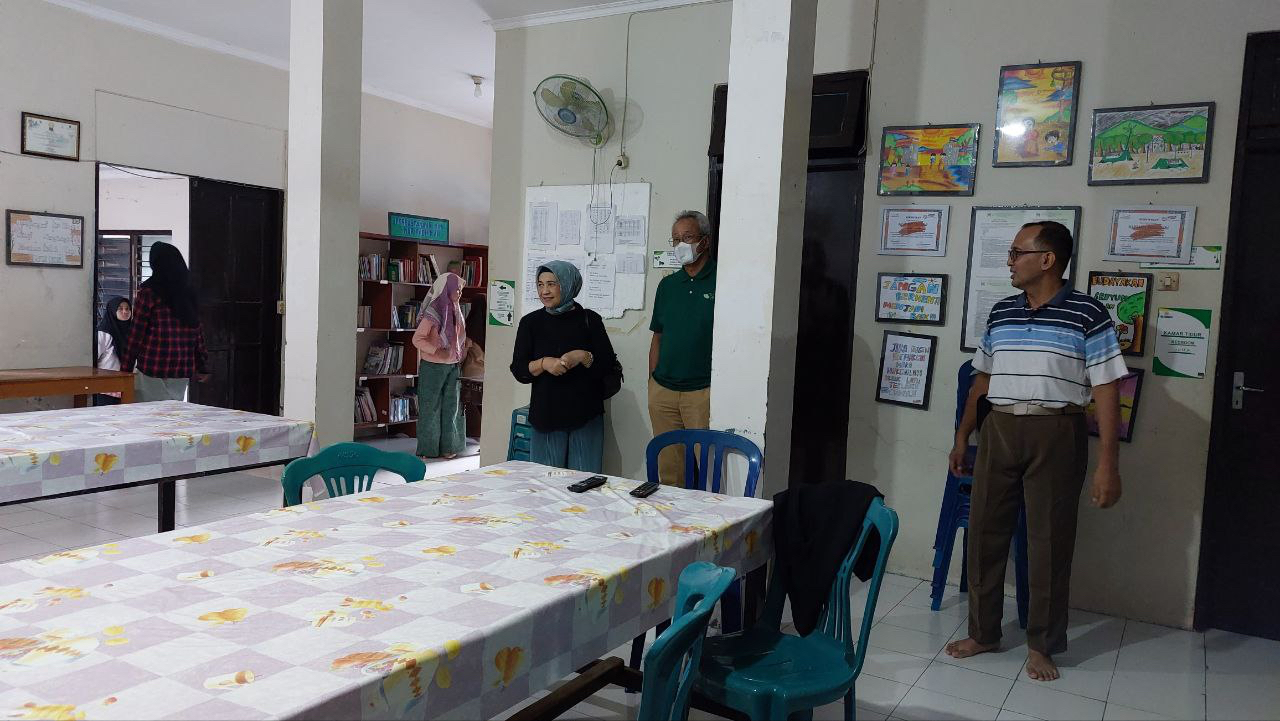 Kunjungan Donatur ke Nur Fadhiilah